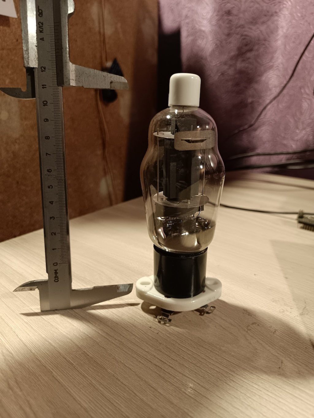 G-807 in socket and cap